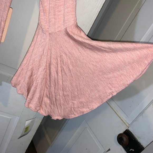 Gibson Latimer Soft Pink Bell Sleeve Long Sleeve Tunic Top - Picture 5 of 5